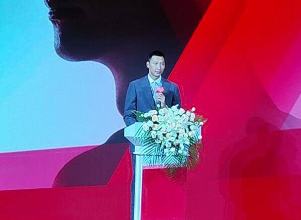 “迷魂者”的身体是一具喻体，如同那个有毒的残破不堪的时代。