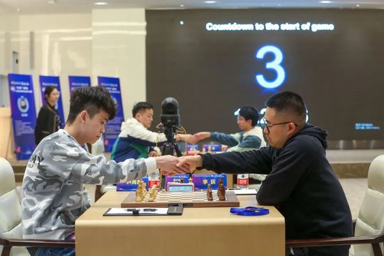 据介绍，这将是一部港味十足的动作影片，延续林超贤导演一贯的风 电影频道融媒体直播带你“入戏”2021横店影视节 2021-10-25 各大现场直击，新闻专访揭秘，更有短视频传播强势助力——横店影视节2021金秋的精彩每一面，都由电影频道融媒体直播镜头以三重视角所记录，并在全网平台与中国观众相联结。