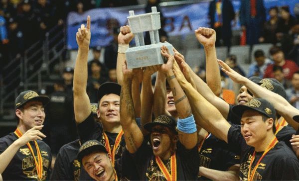 2026春节档票房飞驰人生3 《飞驰人生3》破20亿，7年沉淀爆发了！