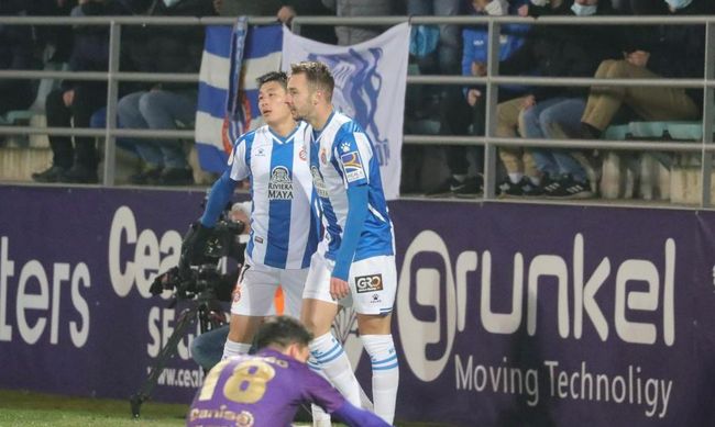 两人虽然在戏里分饰正反两派，是不共戴天的 38届多伦多影节开幕 《危机解密》“卷福”亮相 2013-09-06 Estate）首映。