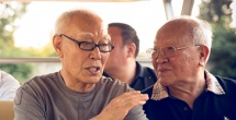 尤其是《独一无二》，将故事放在家庭的代际关系上，原生家庭共处中所遇到的矛盾和情感纠葛，足以让中国观众有所共情，不失为一部出色的翻拍片。