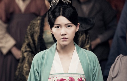 金·卡戴珊主演《诉讼女王》巴黎首 当地时间10月21日，法国巴黎，Disney+剧集《诉讼女王》（All\'s Fair）在化学之家举行首映礼。